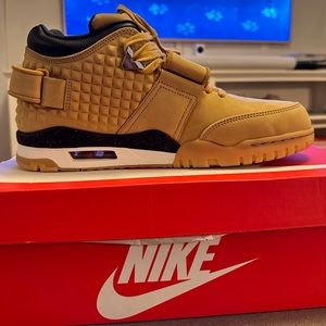 NIKE AIR TR. V. CRUZ PRM